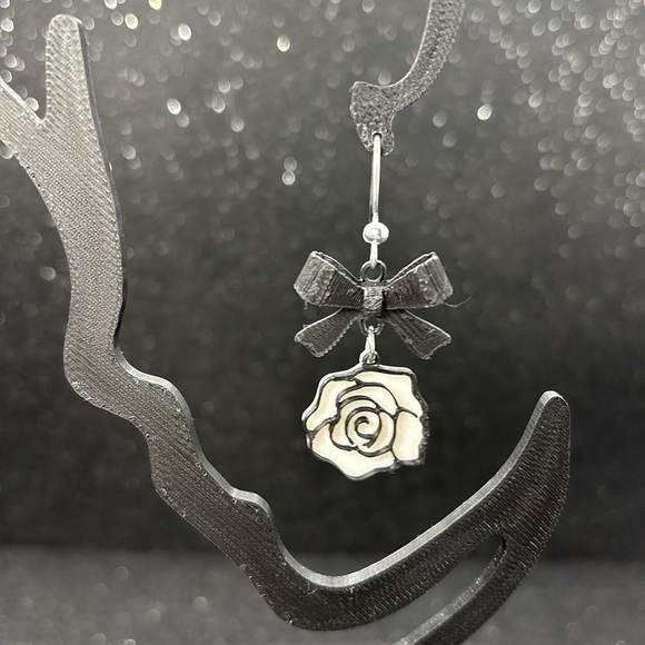 Black Rose Earrings - Picture 3 of 4